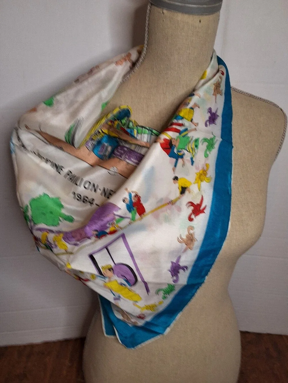 Vintage 1964 NY World’s Fair Philippine Pavilion Souvenir Scarf